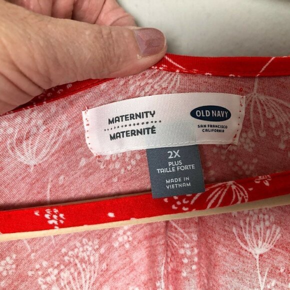 OLD NAVY Floral Maternity Top - Picture 2 of 6